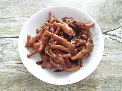 Hot chicken claws