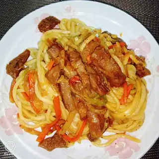 Steak noodles