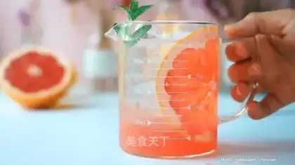 A glass of grapefruit