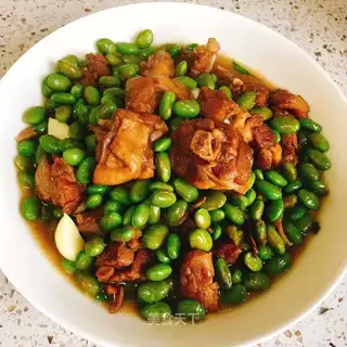 Bean roasted duck leg