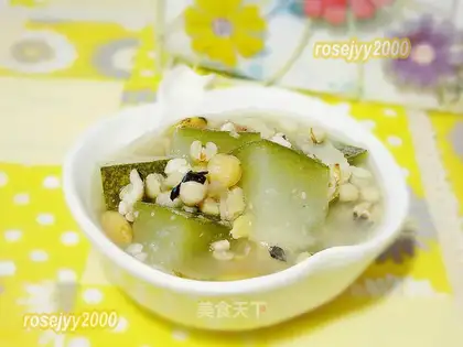 The first autumn brought up a fresh winter melon