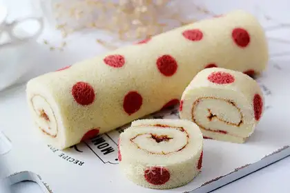 Plum sauce, cake rolls