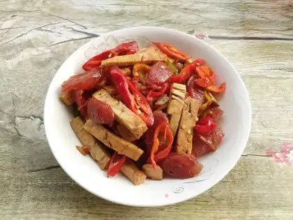 Paprika sausages