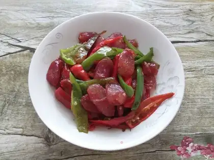 Cream pepper fried sausage