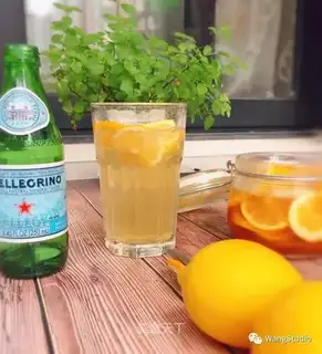 Honey lemonade