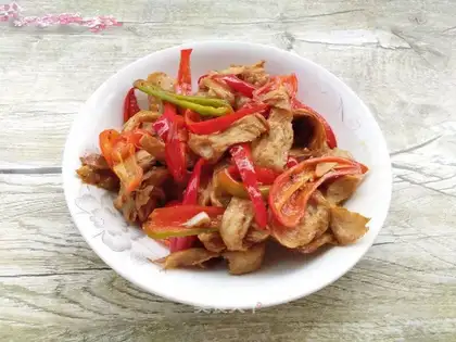 Paprika noodle