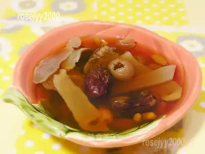 "Red dates, red bean lotion soup."