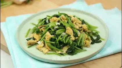 Spinach fried eggs