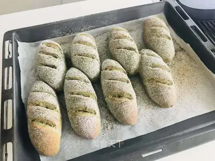 Seaweed bread
