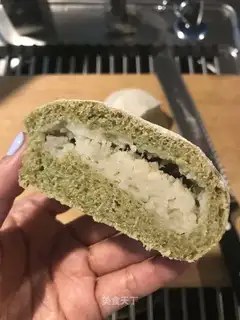 Lily bread
