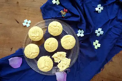 The yeast corn evaporation cake