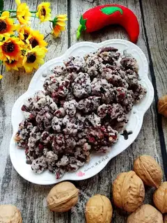 Sugar walnuts