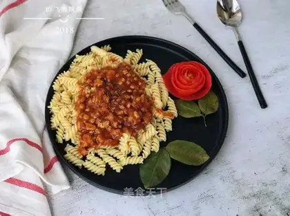 Tomato sauce pasta