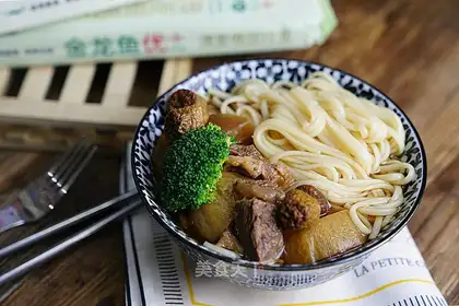 Beef mushroom noodles