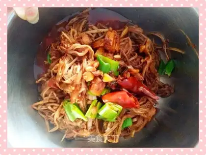 Spicy spicy gin mushrooms