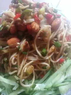 Hot chicken noodles