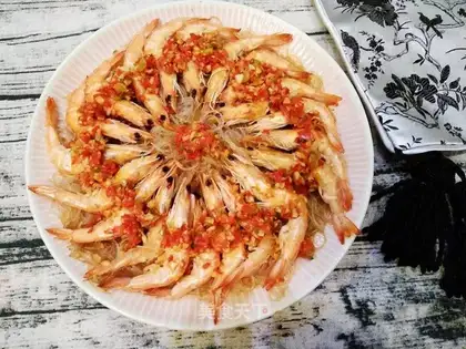 Garlic fan steamed shrimp