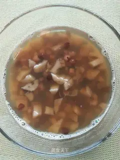 Red bean lily rice soup