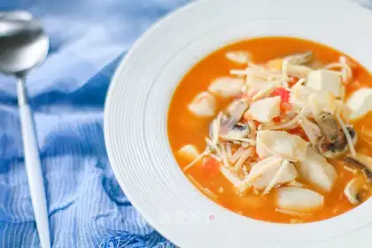 Tomato lobster soup