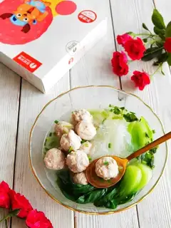 Meatball fan soup