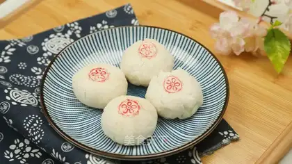 A lunar cake