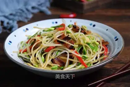 Soccer bean sprouts