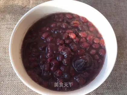 Red dates, red bean soup