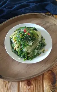 A spinach-skinned fan