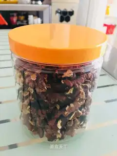 Roasted walnuts