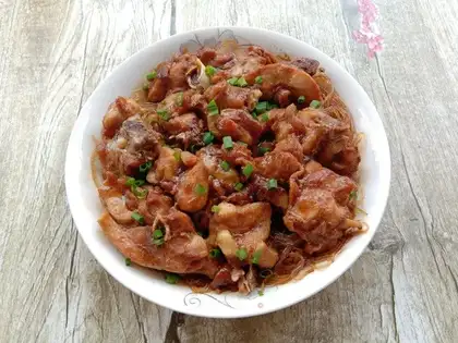 Fans steam chicken legs