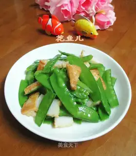 Fish tofu fried Dutch beans