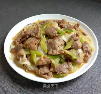 Onion fried meat