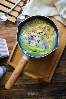 Eggsy shrimp soup