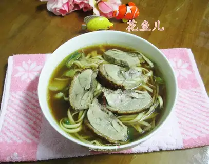 Green bean sprouts, duck noodles