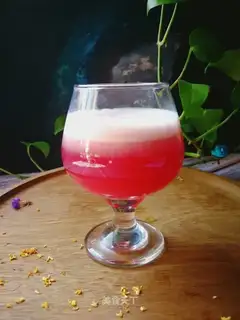 Fresh pomegranate juice