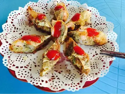Five shrimp rolls