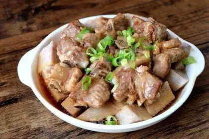 Steaming taro
