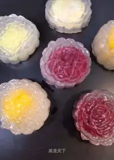 Ice-coated fruit pie