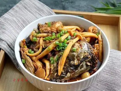 Seafood mushrooms burn fish head bones