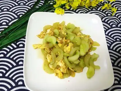 cucumber fried eggs