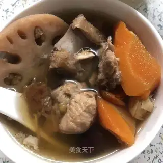 Lotus green bean bone soup