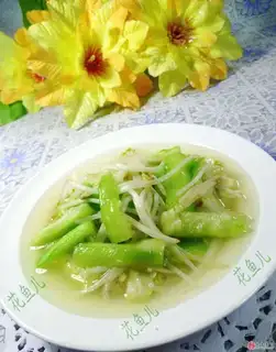 The silk melon fried green bean sprouts