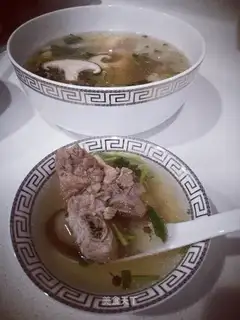 Black-haired pork chop soup