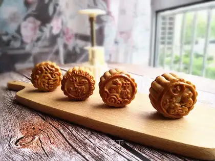 Lian Yong Mooncake