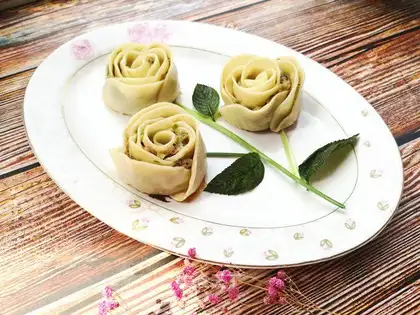 Rose fried dumplings