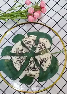 Black sesame cake