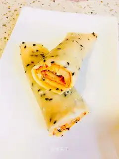 Beef sauce sesame burrito