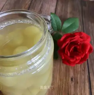 Home-made grape cans