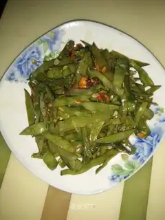 Fried lentils