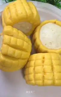 Steamed corn buns